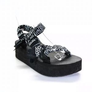 Arizona love platform sz 37
